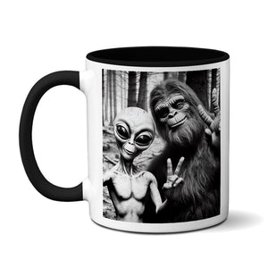 Alien & Bigfoot Selfie - Mug Mug Level Thirty3 Black 